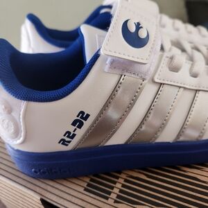 ⭐️Star Wars⭐️Adidas DROIDS Grand Court Size 2.5 youth, NEW IN BOX